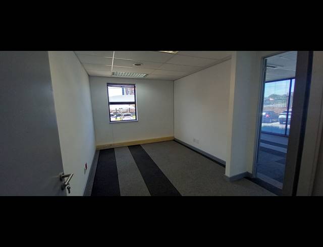 809M² OFFICE TO LET IN PAULSHOF